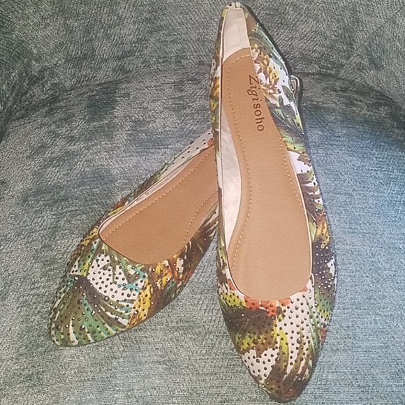 🎉Sale $25 Zigi Soho Floral Flats W/Crystals - Picture 3 of 8